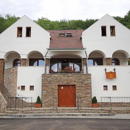 Penzión Kállai a Vináreň Filakovo Esterno foto