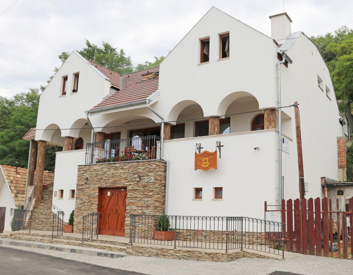 Penzión Kállai a Vináreň Filakovo Esterno foto